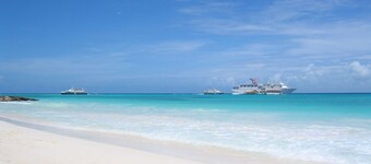 LOVELY VILLA IN PLAYACAR PHASE 1,  PRIVATE POOL