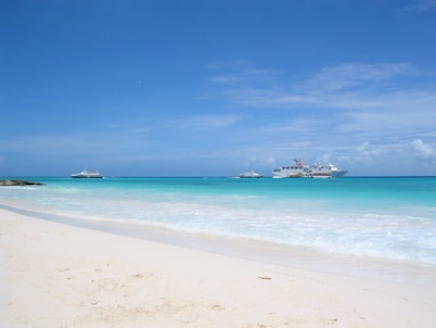 LOVELY VILLA IN PLAYACAR PHASE 1, PRIVATE POOL