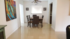 House, 4 Bedrooms, Private Pool | In-room dining - Vacation Palace (Fort Lauderdale)