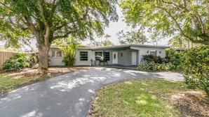 Exterior - Vacation Palace (Fort Lauderdale)
