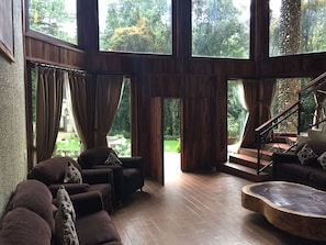 Pintu masuk interior