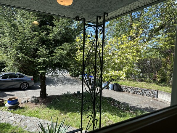 Interior - Home rental close to DT and Uvic (Victoria)