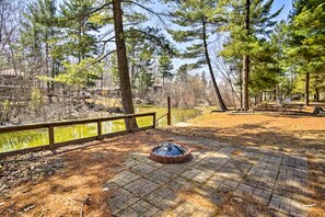 Property grounds - Steps to Lake Michigan & Silver Lake Channel (Mears)