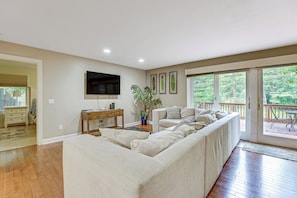 TV, fireplace, DVD player