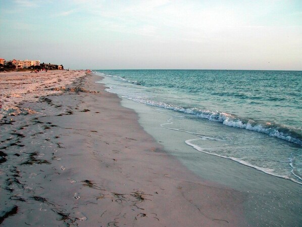Beach nearby, sun loungers, beach towels