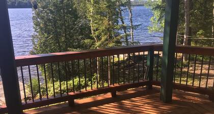 Quiet Getaway- Waterfront cottage