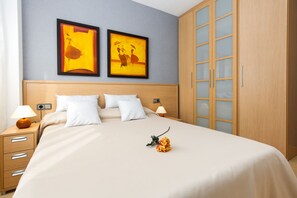 2 bedrooms, iron/ironing board, free WiFi, bed sheets
