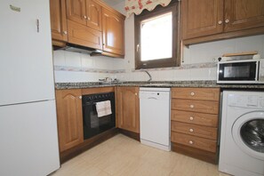 Køleskab, mikrobølgeovn, ovn, opvaskemaskine