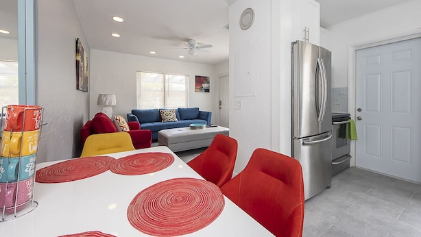 Property amenity - Charming Hollywood Retreat (Hollywood)