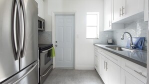 Property amenity - Charming Hollywood Retreat (Hollywood)