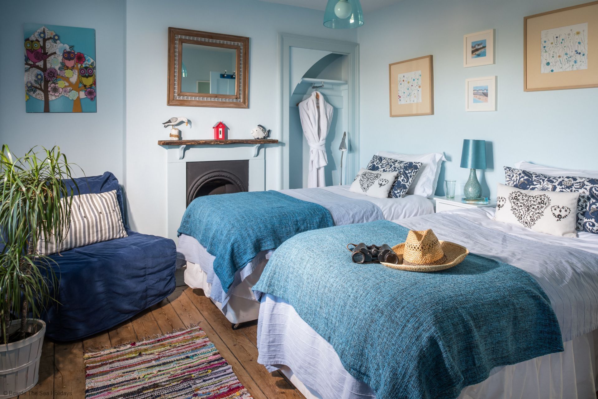 2 bedrooms, travel cot, Internet