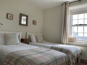 2 dormitorios y Internet