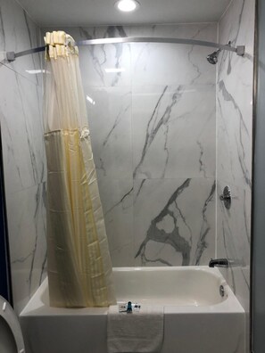Combined shower/tub, deep soaking tub, free toiletries, hair dryer