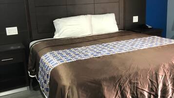 Escritorio, wifi gratis y ropa de cama