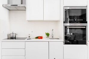 Fully equipped Kitchen | Brand new appliances and kitchen ware