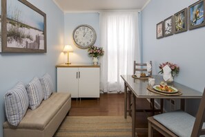 Rendezvous Suite/Jetted Tub for One | Repas dans la chambre