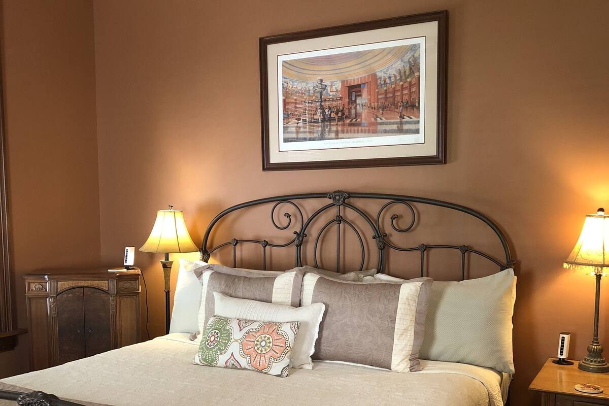 Margaret's Porch / Jetted Tub for Two | Premium bedding, pillowtop beds, minibar (free items), in-room safe