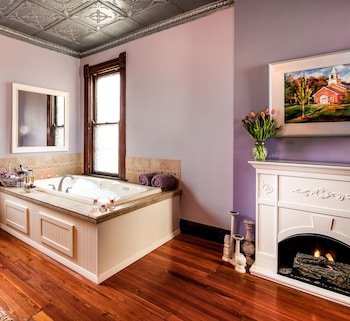 Weller Haus Bed, Breakfast & Event Center