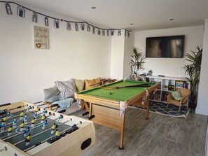 Games room - Beachcomber -  an apartment that sleeps 4 guests  in 2 bedrooms (Rye)