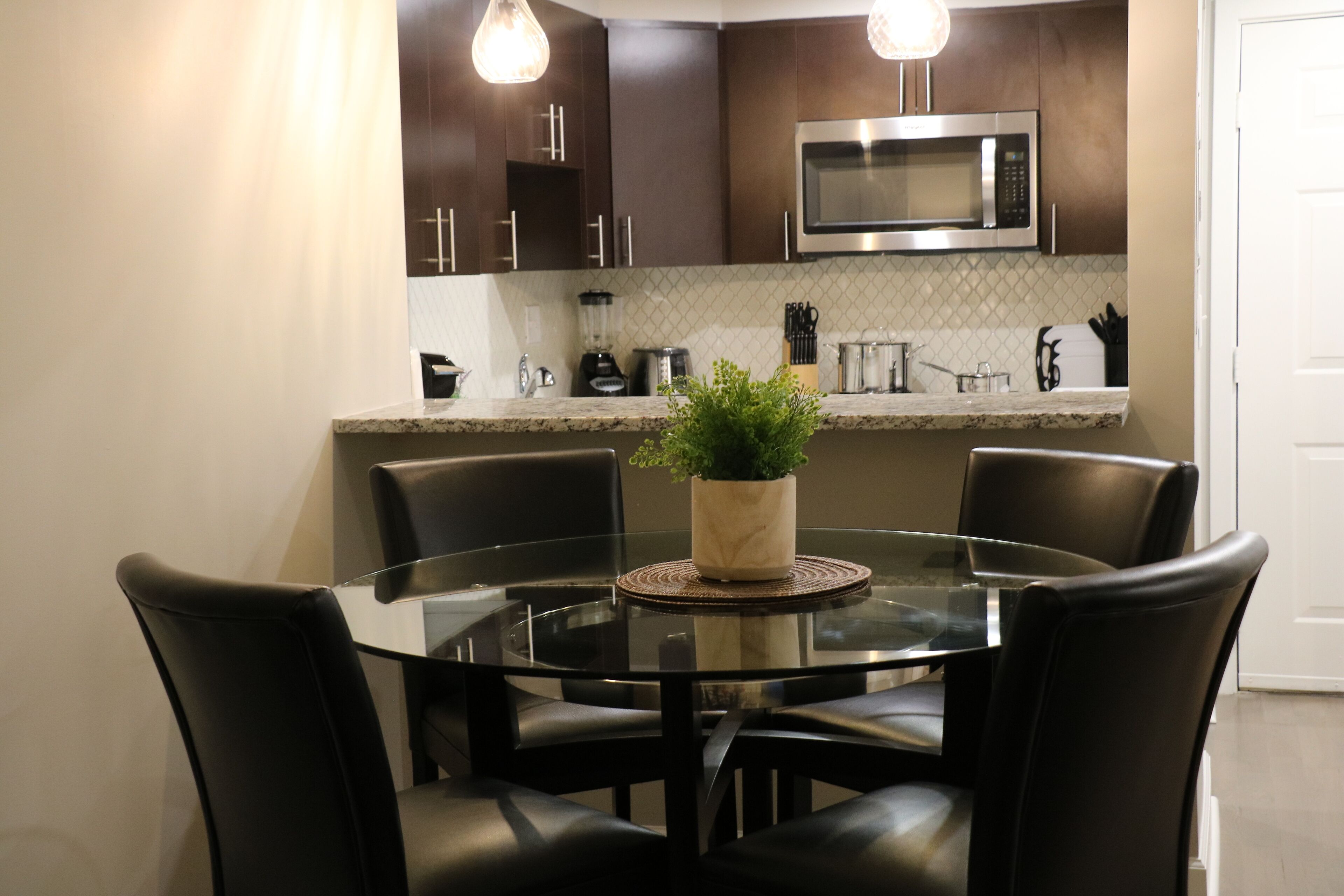luxury apartment, 1 bedroom, non smoking, kitchen | in-room dining