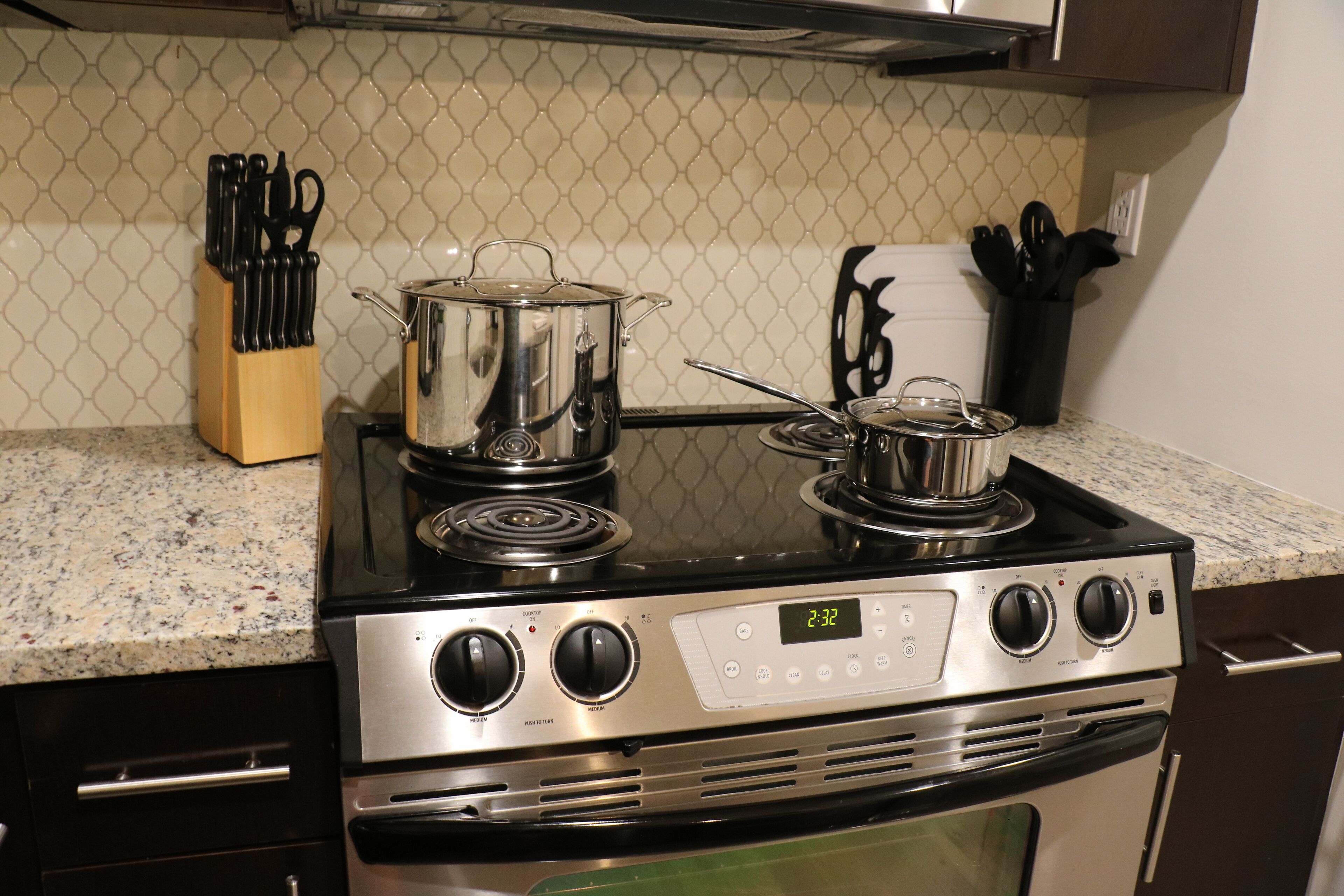 luxury apartment, 1 bedroom, non smoking, kitchen | private kitchen | full-sized fridge, microwave, oven, stovetop