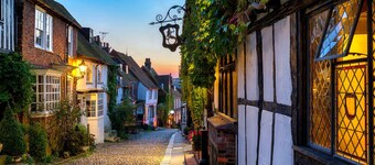 Mallow Cottage -  a cottage that sleeps 4 guests  in 2 bedrooms