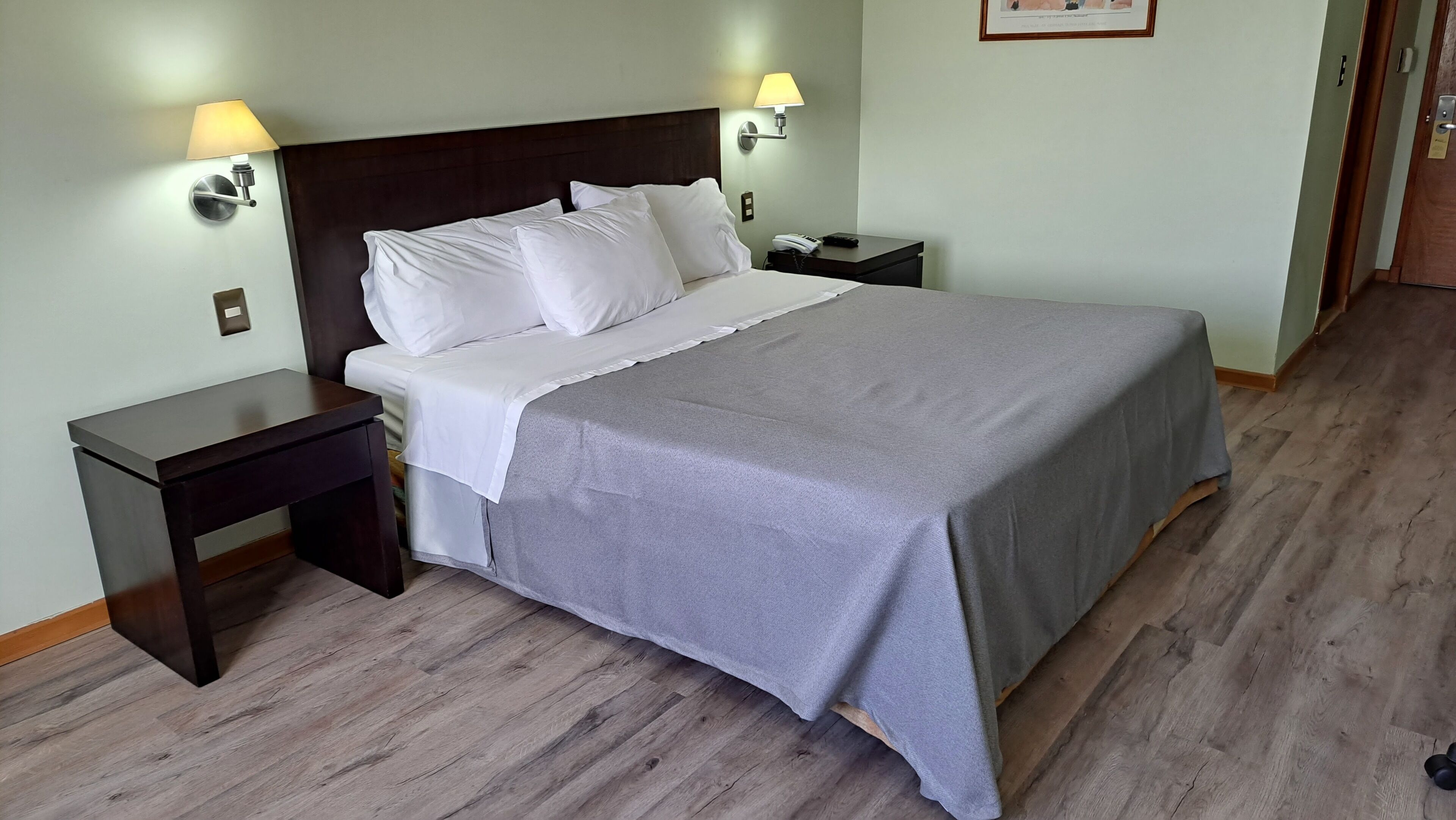 standard room | minibar, in-room safe, desk, free wifi