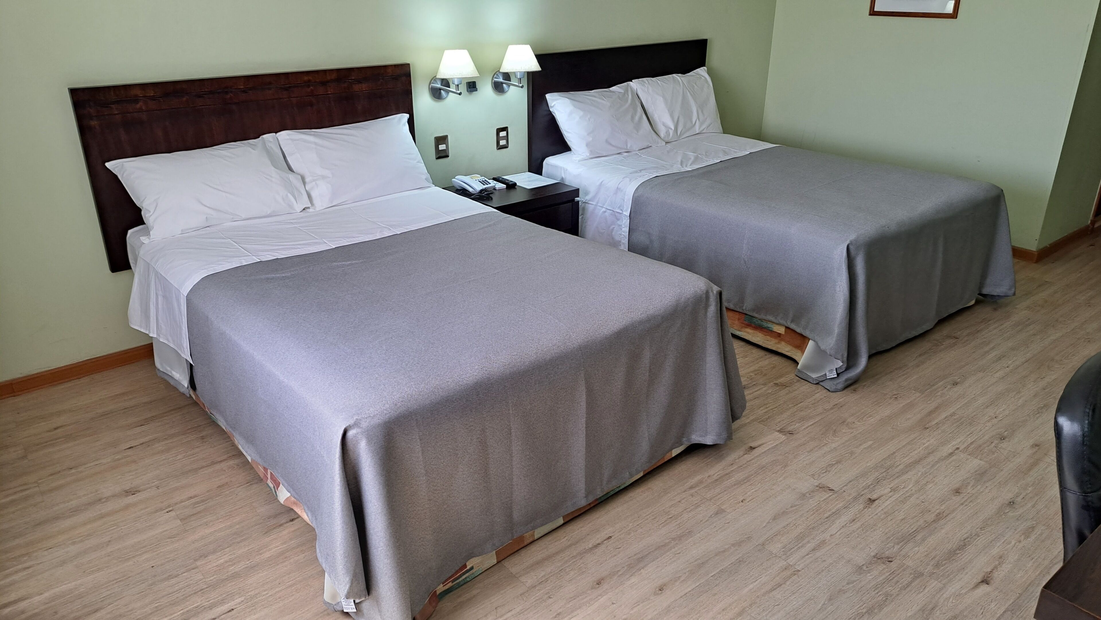 standard double room | minibar, in-room safe, desk, free wifi