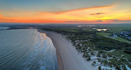 The Rock - a cottage that sleeps 6 guests in 3 bedrooms