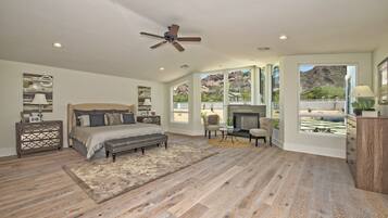 Rumah Deluks, 6 kamar tidur, Bebas Asap Rokok | 6 kamar tidur, setrika/meja setrika, dan Wi-Fi gratis