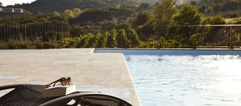 Beautiful apartment for 4 guests with WIFI, pool, TV, patio and pets allowed, close to Arezzo
