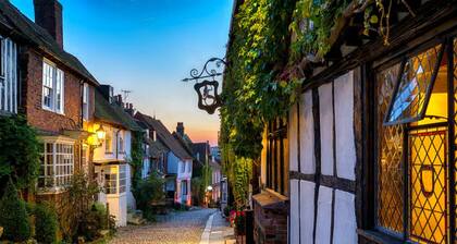 Rye Bay House - a cottage that sleeps 8 guests in 4 bedrooms