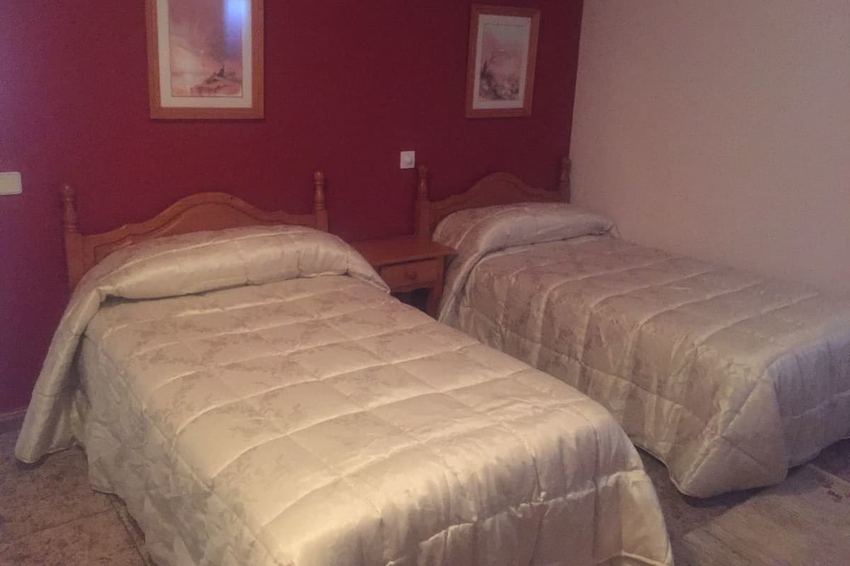 Rollaway beds, free WiFi