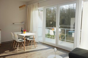 Dining - Coastal Forest - Apartment sailor knot (Gelbensande)