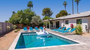 Indoor/outdoor pool - Entertainment District Escape (Scottsdale)