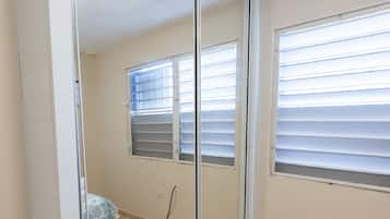Apartment, 2 Bedrooms | 2 bedrooms, desk, blackout drapes, WiFi (free)