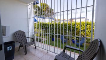 Apartment, 2 Bedrooms | 2 bedrooms, desk, blackout drapes, free WiFi
