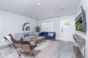Villa, 3 Bedrooms, Non Smoking | Living area