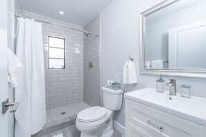 Villa, 3 Bedrooms, Non Smoking | Bathroom | Shower, free toiletries, hair dryer, towels - 3 Bedroom Hideaway (Scottsdale)