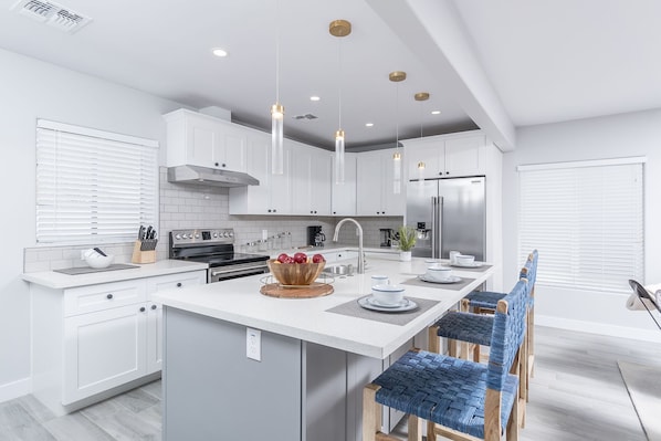 Villa, 3 Bedrooms, Non Smoking | Private kitchen | Microwave, oven, stovetop, dishwasher