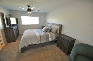 6 bedrooms, in-room safe, iron/ironing board, free WiFi - 6 Bedroom Getaway (Scottsdale)