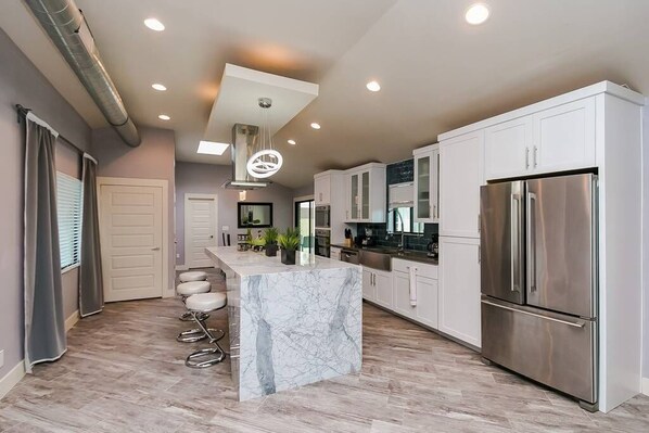 Vila, 4 kamar tidur, Bebas Asap Rokok | Dapur pribadi | Lemari es besar, microwave, oven, dan kompor