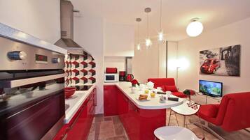 Fridge, microwave, oven, stovetop