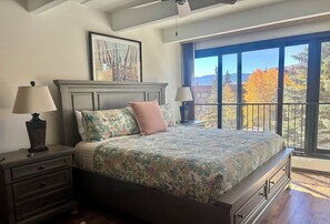 2 habitaciones, escritorio, tabla de planchar con plancha y wifi gratis 