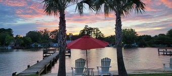 New Listing SANITIZED Lake Marion Lakefront! Ramp, Sleeps 13, Wi-Fi Cable