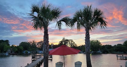 New Listing SANITIZED Lake Marion Lakefront! Ramp, Sleeps 13, Wi-Fi Cable