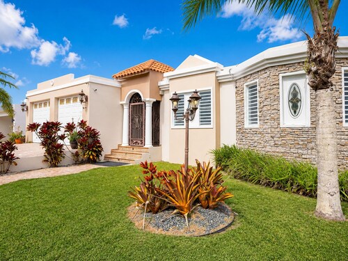 Big vacational house in Isabela
