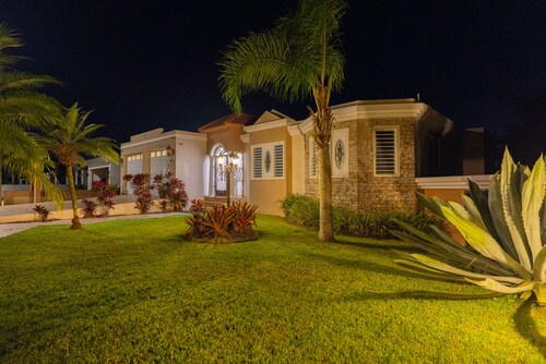 Big vacational house in Isabela