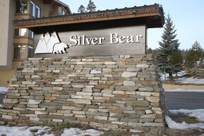 Exterior detail - Silver Bear #36 -Steps to Canyon Lodge! Luxurious & Fully Updated, 2 Bedroom/2 Bath Condo (Mammoth Lakes)