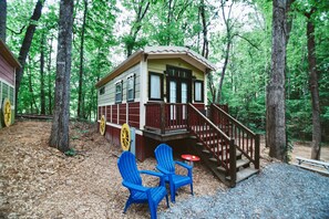 Exterior - #16 Sabina - *New Kitchen* Gypsy Cottage (Sevierville)